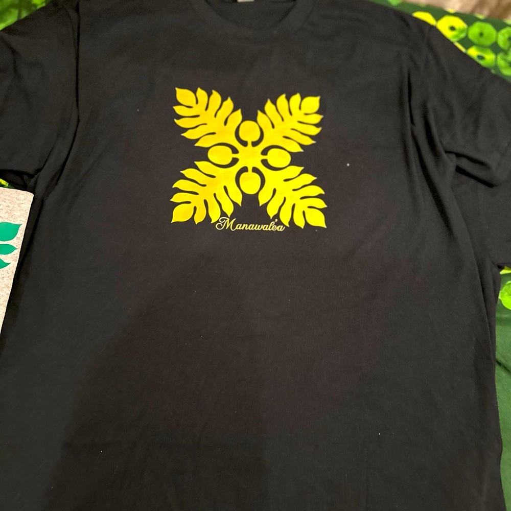 Brand new Hawaiian style quilt, T-shirts
